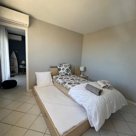 Front De 100m2 Vue Magnifique, Balcon, Jardin, Garage *