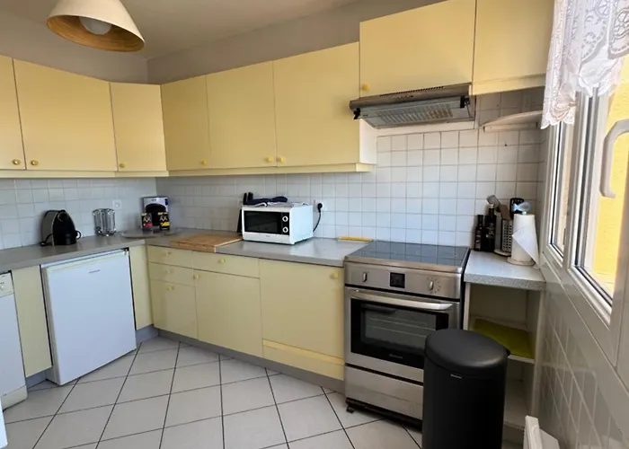 Front De 100m2 Vue Magnifique, Balcon, Jardin, Garage *