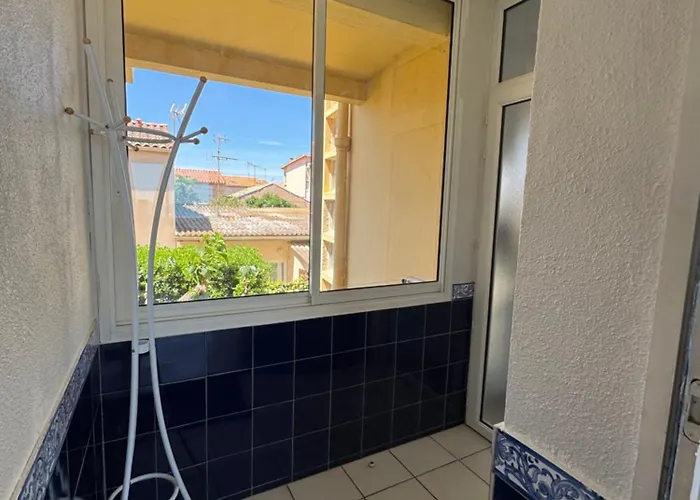 Front De 100m2 Vue Magnifique, Balcon, Jardin, Garage *