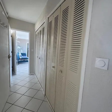 شقة Front De 100m2 Vue Magnifique, Balcon, Jardin, Garage فالراس بلاج