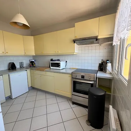Front De 100m2 Vue Magnifique, Balcon, Jardin, Garage *
